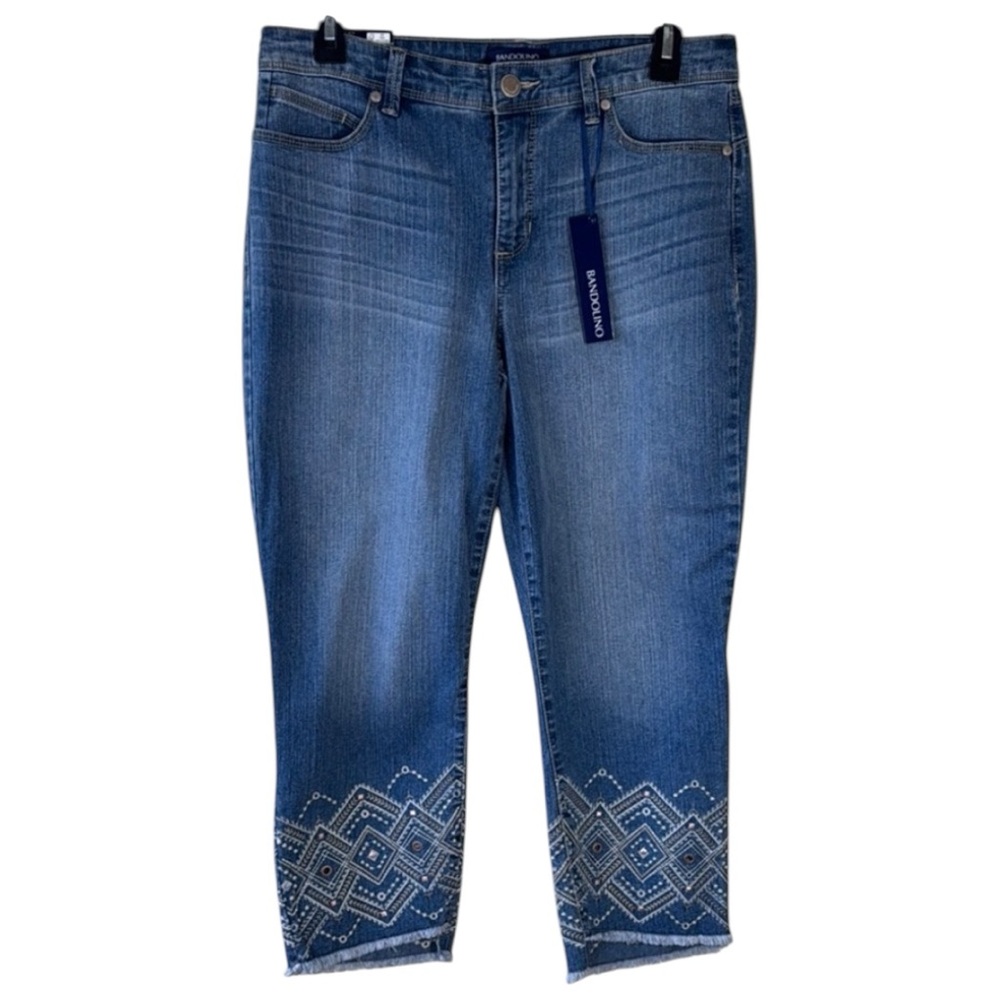 Bandolino Jeans Blue Curvy Capri Embroidered Hem in Size 8‎  NWT